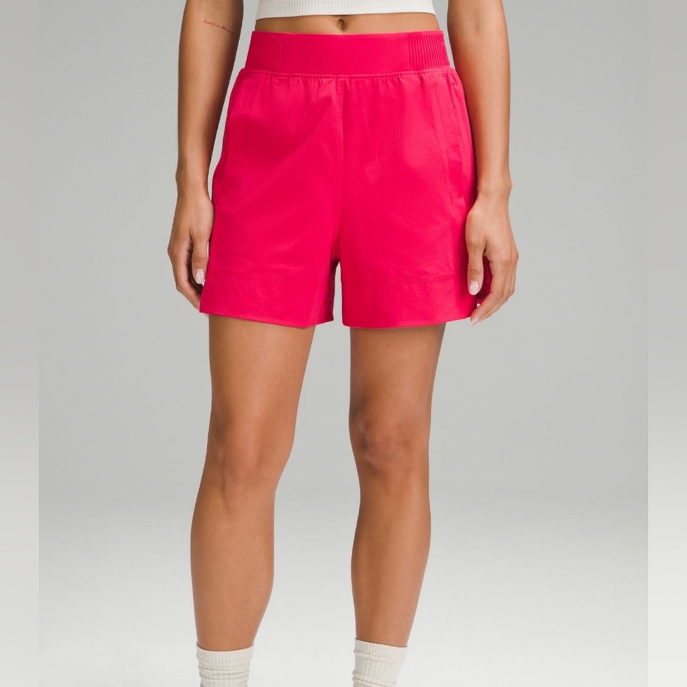 Lululemon Stretch Woven Relaxed-Fit High-Rise Short 4”